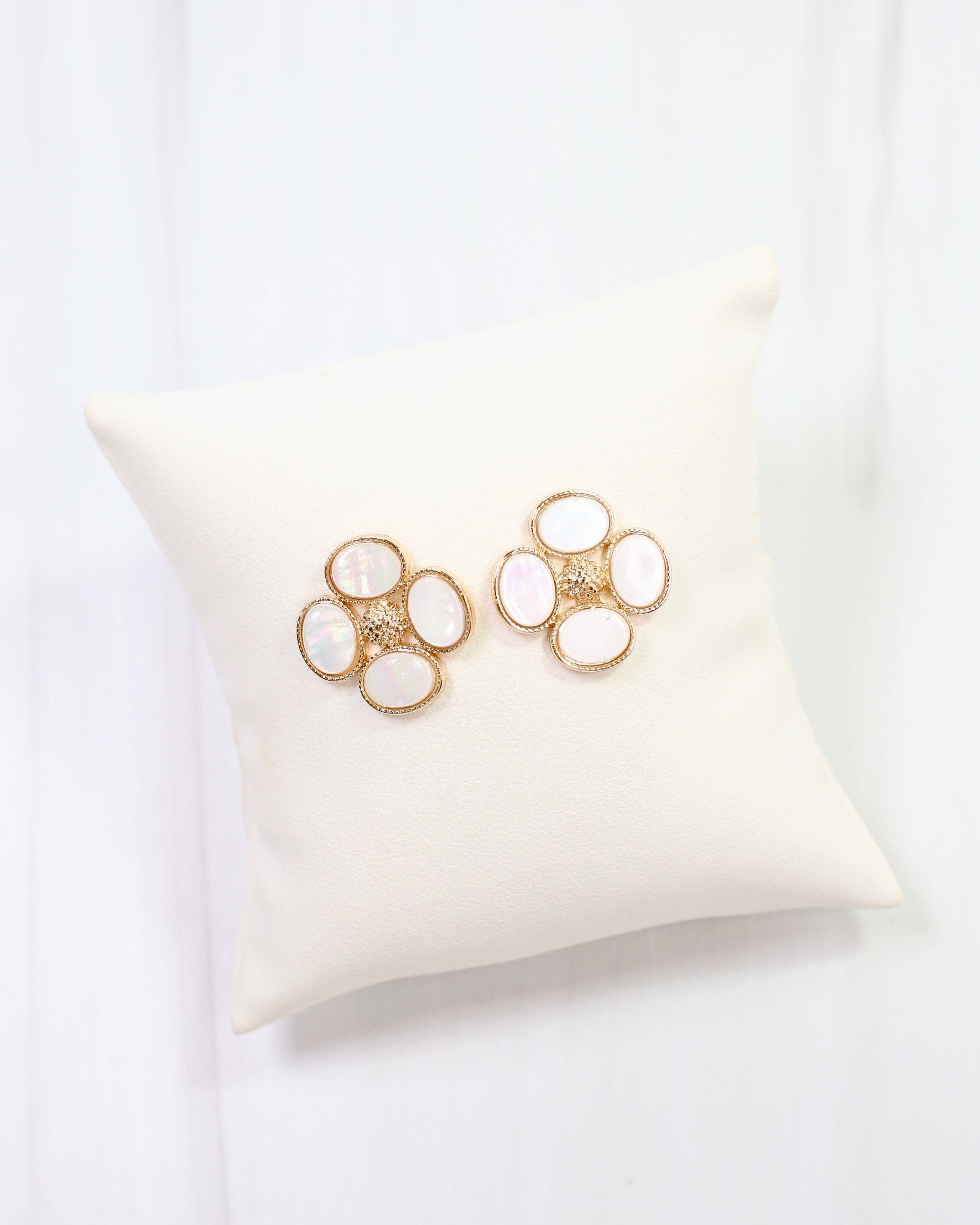 Centralia Flower Stud Earring Mother Of Pearl